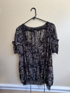 Black Paisley Tie-Neck Tunic Top